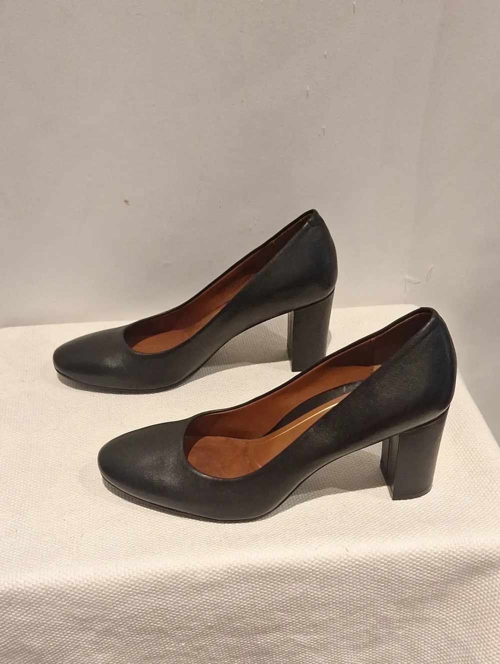 Vionic Mariana Black Chunky Heel Pump
